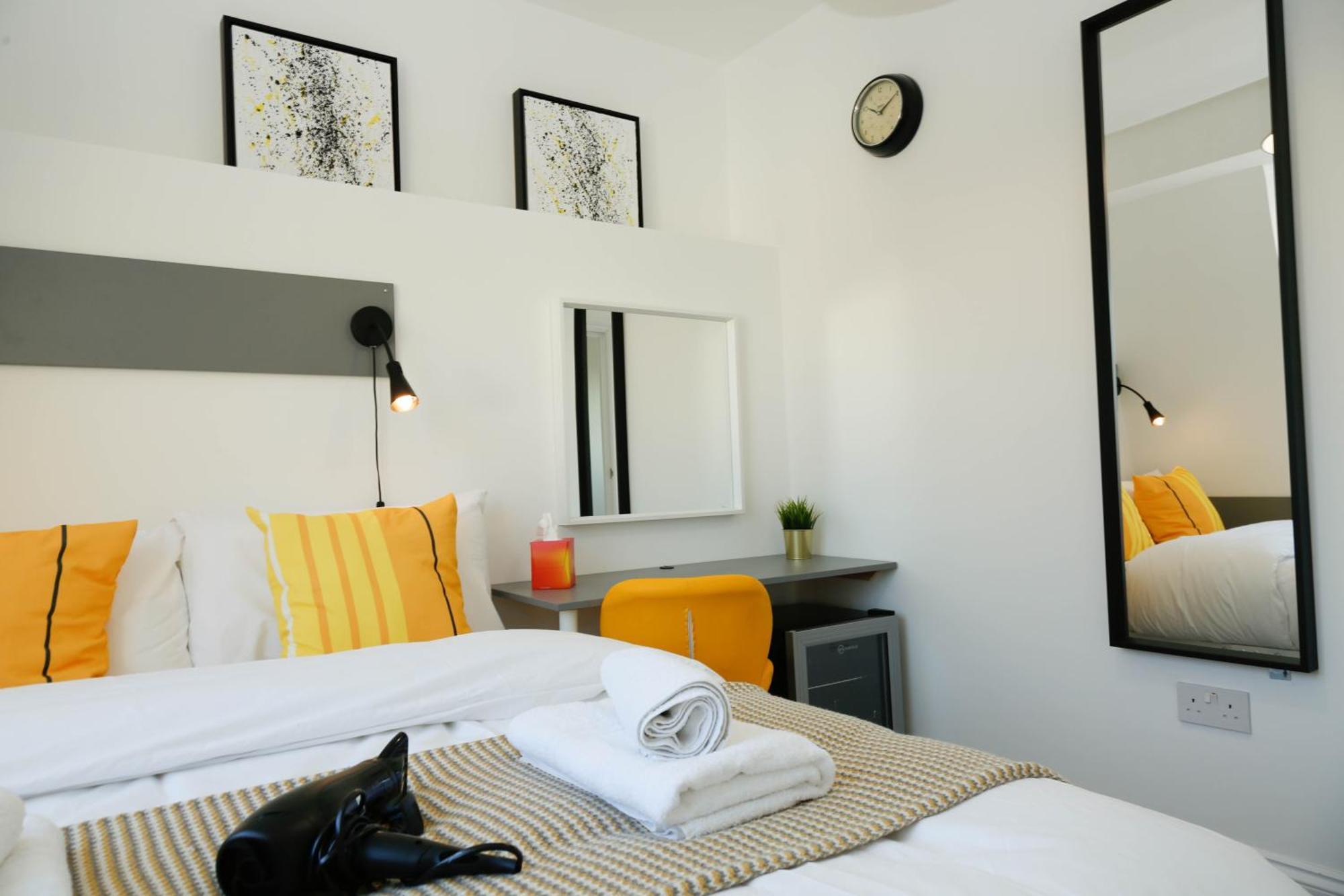 Luxury Rooms In Camden Town Near Shops, Cafes, Bars & Metro With Shared Bathrooms Лондон Екстер'єр фото